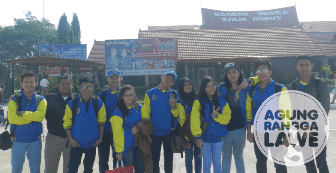 rombongan Tel-U tiba di Bandara Tjilik Riwut