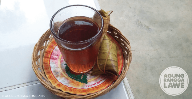 teh hangat dan jaje bantal