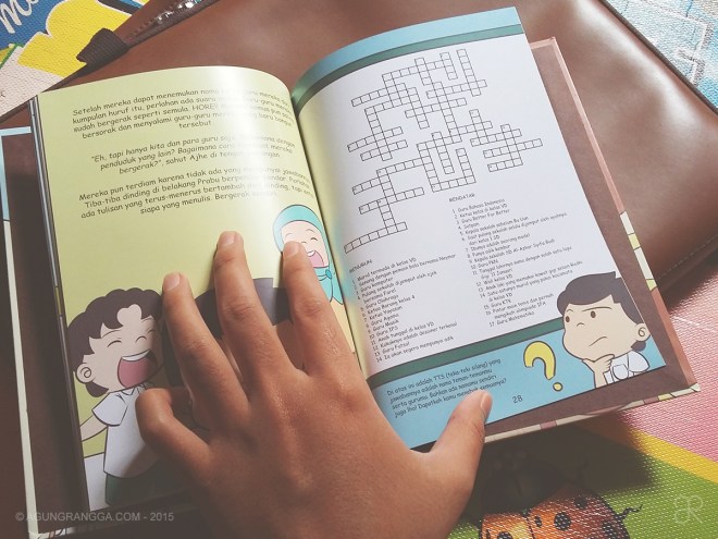 Teka-teki silang yang berisi seputar teman-teman, guru, dan sekolah si anak klien.