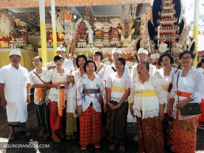 berkumpul bersama keluarga Mama