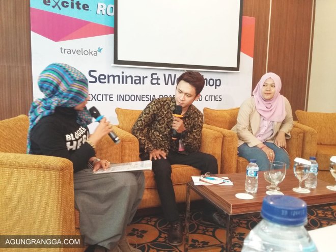 Dua pembicara pada sesi kedua