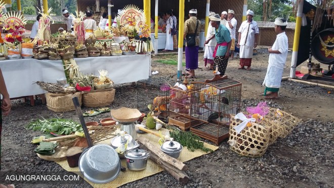 kumpulan upakara dan sesajen