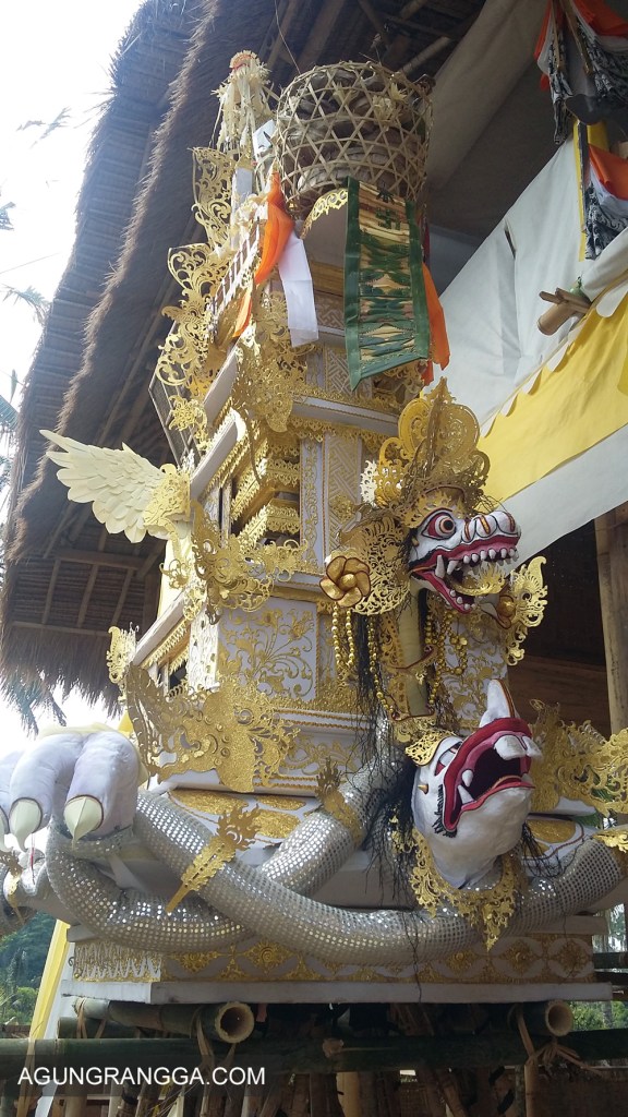 padmasananya mirip ogoh-ogoh