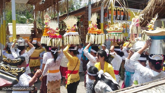 simbolis roh leluhur yang akan diarak keliling