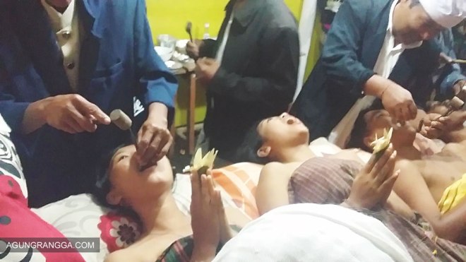 Giginya diketuk palu sedikit oleh pemangku