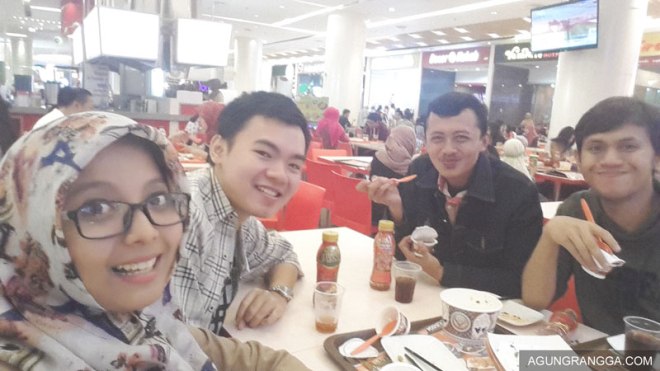 Makan di Yoshinoya Summarecon Mal Bekasi