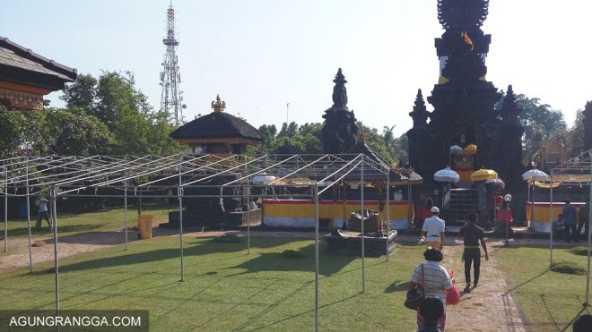 di dalam pura agung jagatnatha buleleng