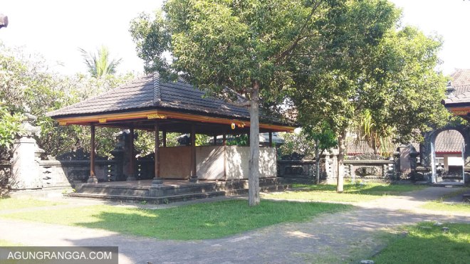 pura agung jagatnatha buleleng yang bersih