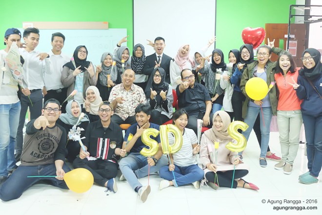 teman-teman yang setia menunggu