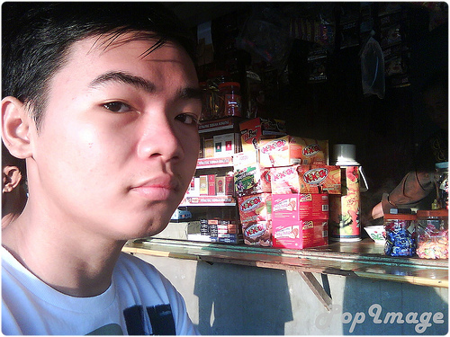 warung di depan pura gunung salak