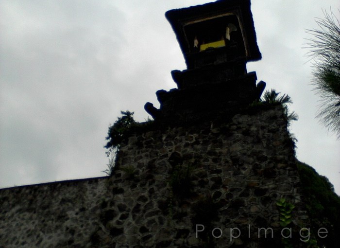 menara tinggi, di sana ada 'kentungan' besar loh~