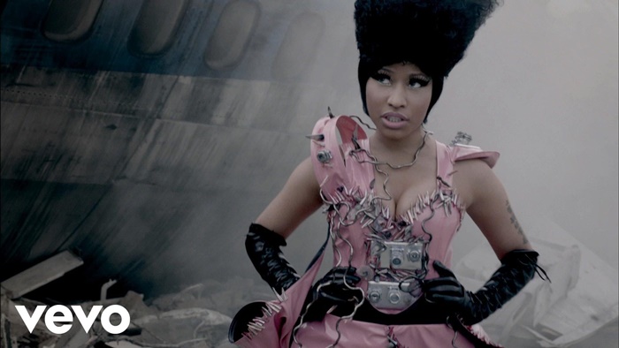 Nicki Minaj – Fly (feat. Rihanna) | tak ada yang bisa&nbsp;mengalahkanku