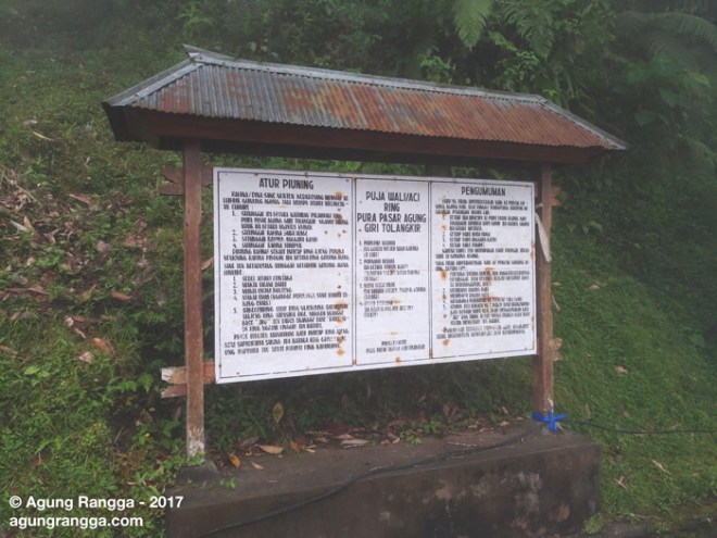 papan informasi pura pasar agung