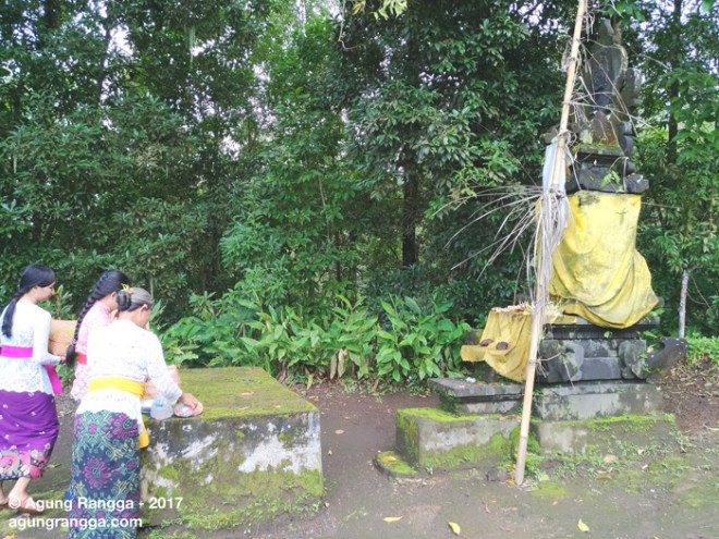 pura lawangan karangasem