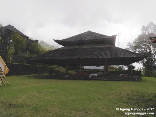 wantilan pura pasar agung