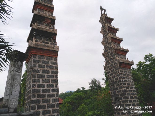 gerbang masuk Taman Soekasada Ujung