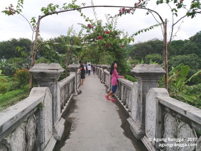 jembatan indah Taman Soekasada Ujung