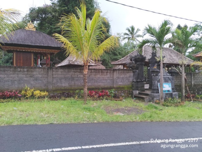depan Pura Manik Gumawang