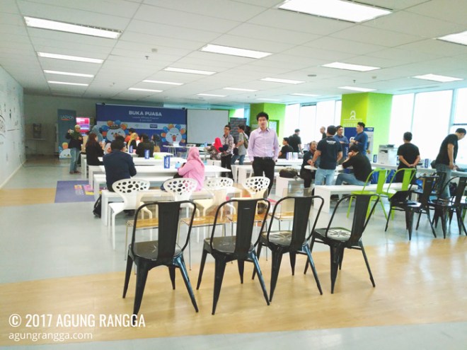 suasana gathering blogger Lazada