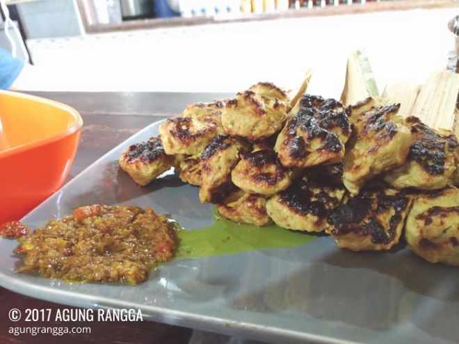 sate ikan pantai lebih