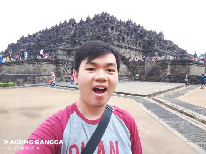 selfie di depan Candi Borobudur