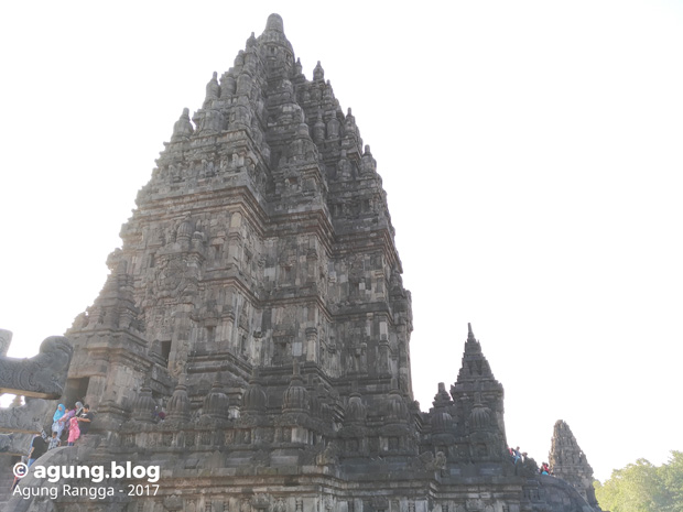 megahnya Candi Siwa di Prambanan