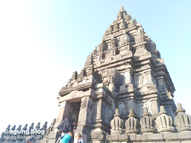 salah satu Candi Prambanan