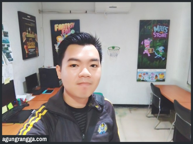 Februari - Mulai bekerja di kantor