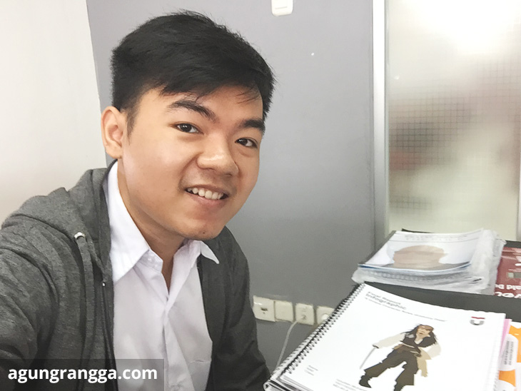 mengawasi pengumpulan tugas akhir