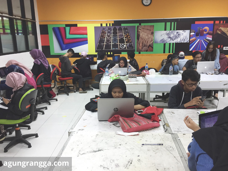suasana kelas di hari terakhir kuliah