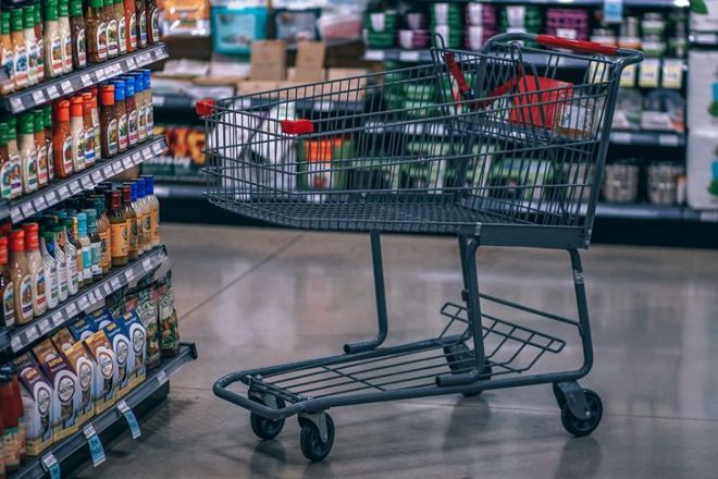 Manfaatkan promo dan diskon