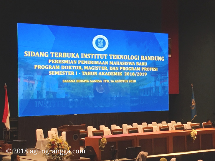 sidang terbuka penerimaan mahasiswa baru ITB