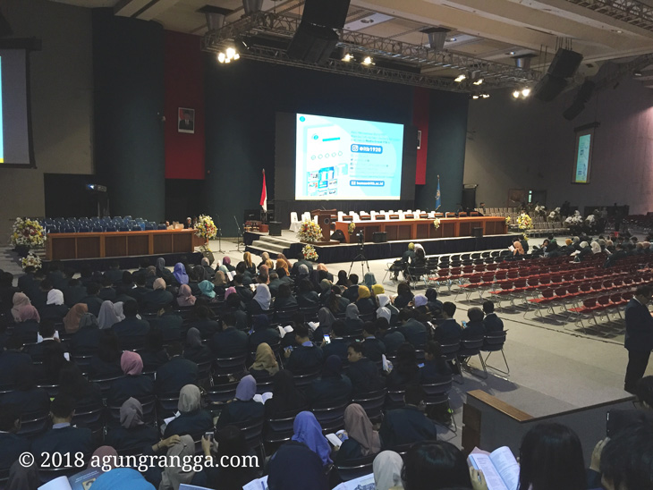 suasana sidang terbuka