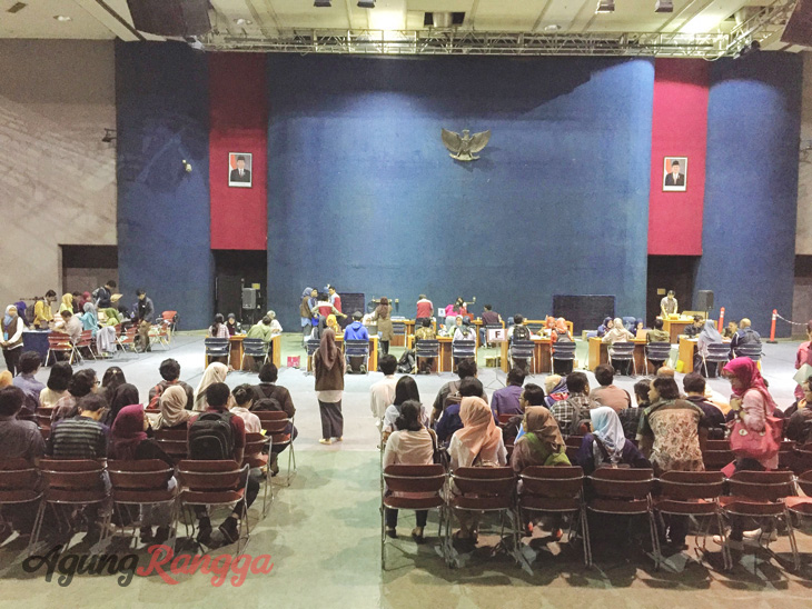 Juli - Suasana daftar ulang di gedung Sabuga ITB