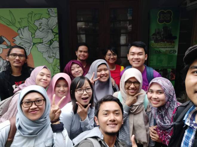 Kumpul-kumpul bersama teman sekelas